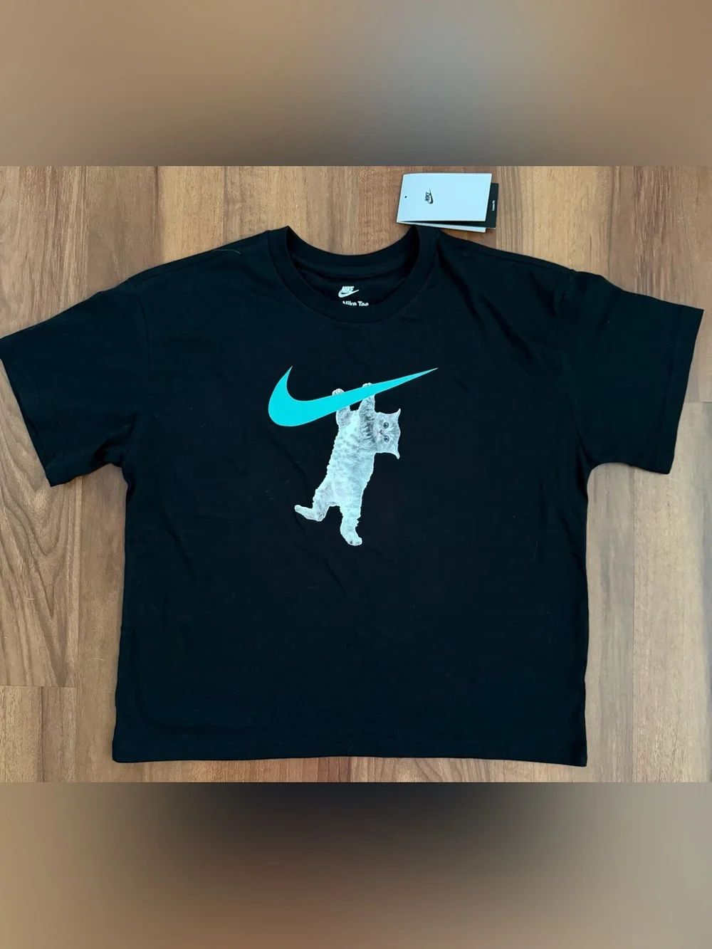 Nike Girls’ Cat Swoosh Tee, XL